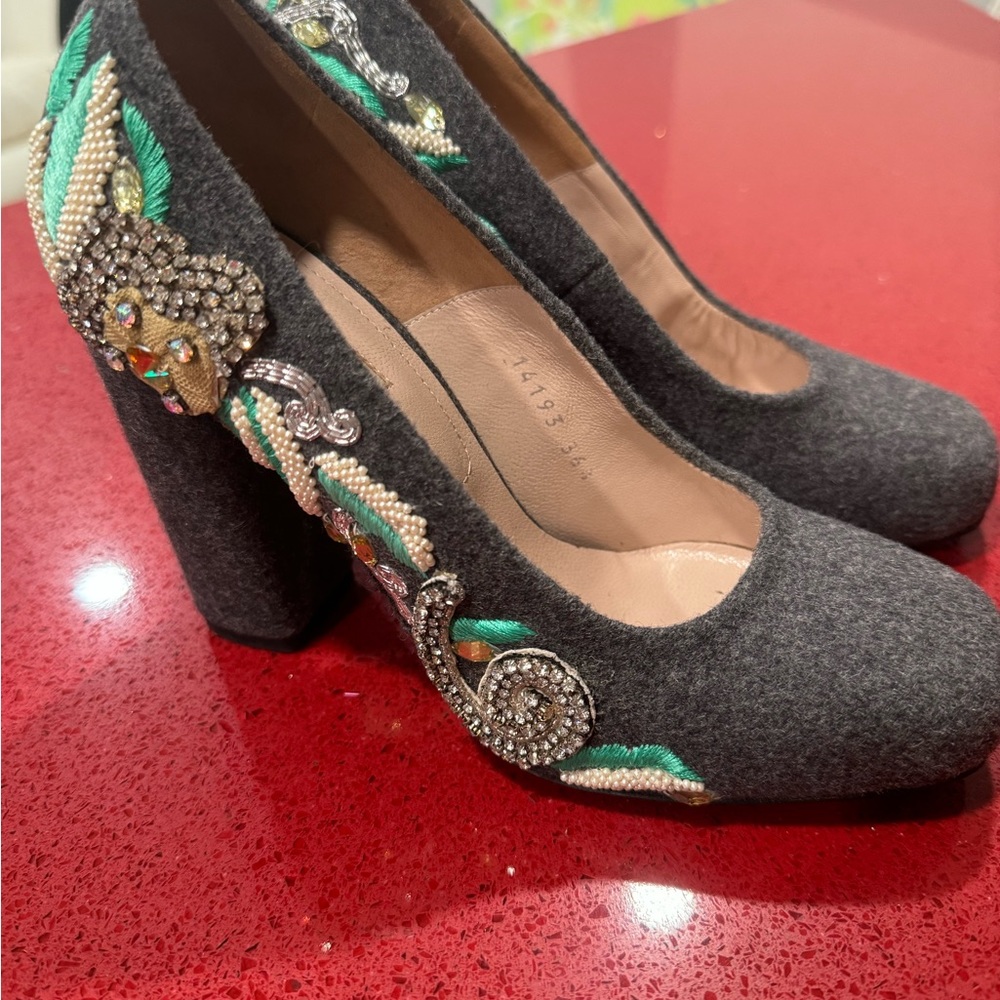 Embroiled block heel brand new shoes
